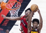 IM电竞官网入口-老鹰不敌快船，杨尼斯砍下20+10