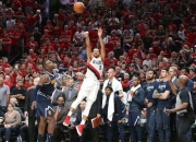 im电竞下载-开拓者队员私下碰面商讨战术，团结一致迎难而上