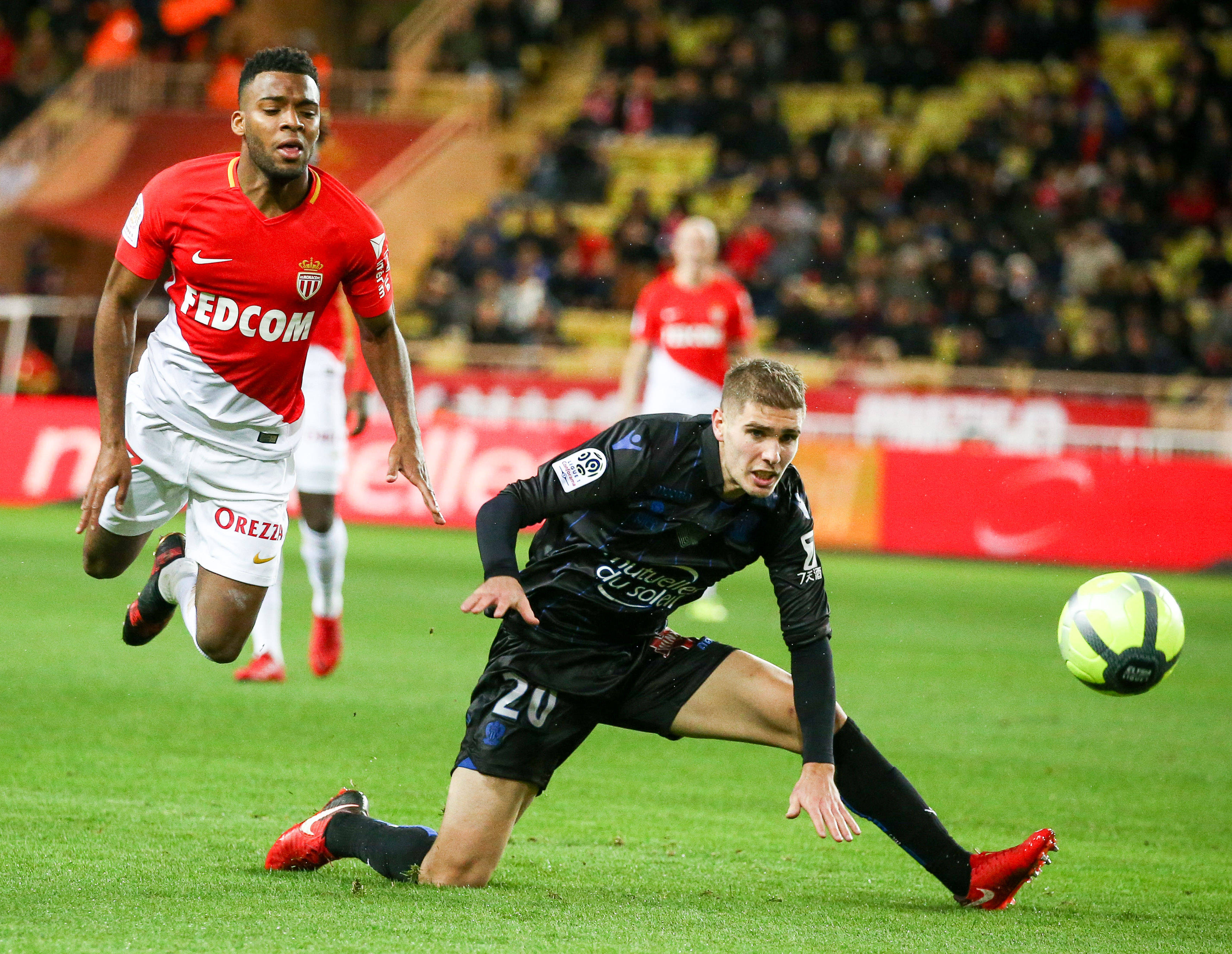 关于门兴格拉德巴赫保持不败势头,展现出色表现的信息 关于门兴格拉德巴赫保持不败势头,展现出色表现的信息