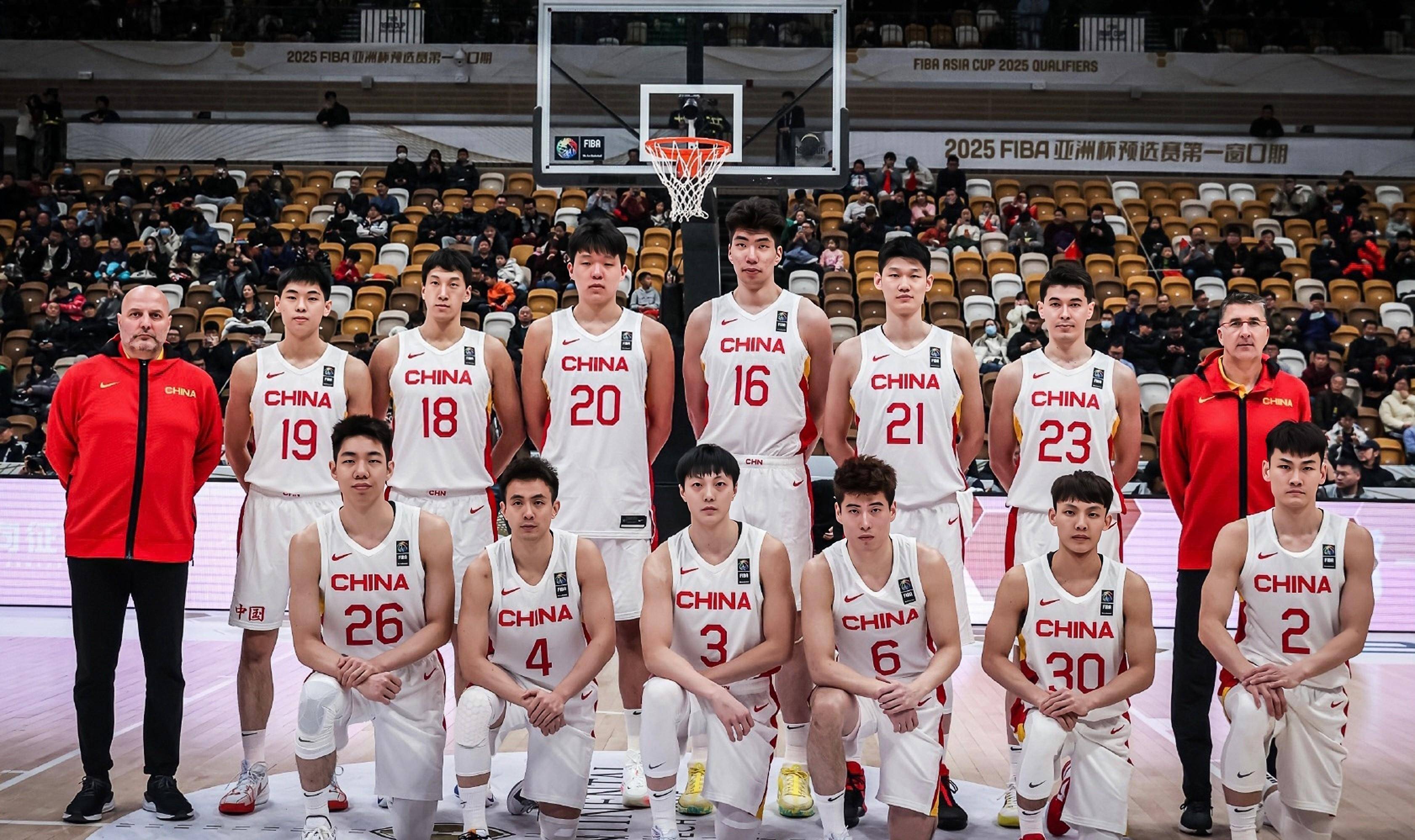 精彩比赛中队员们发挥出色,为球迷带来惊喜 精彩比赛中队员们发挥出色,为球迷带来惊喜