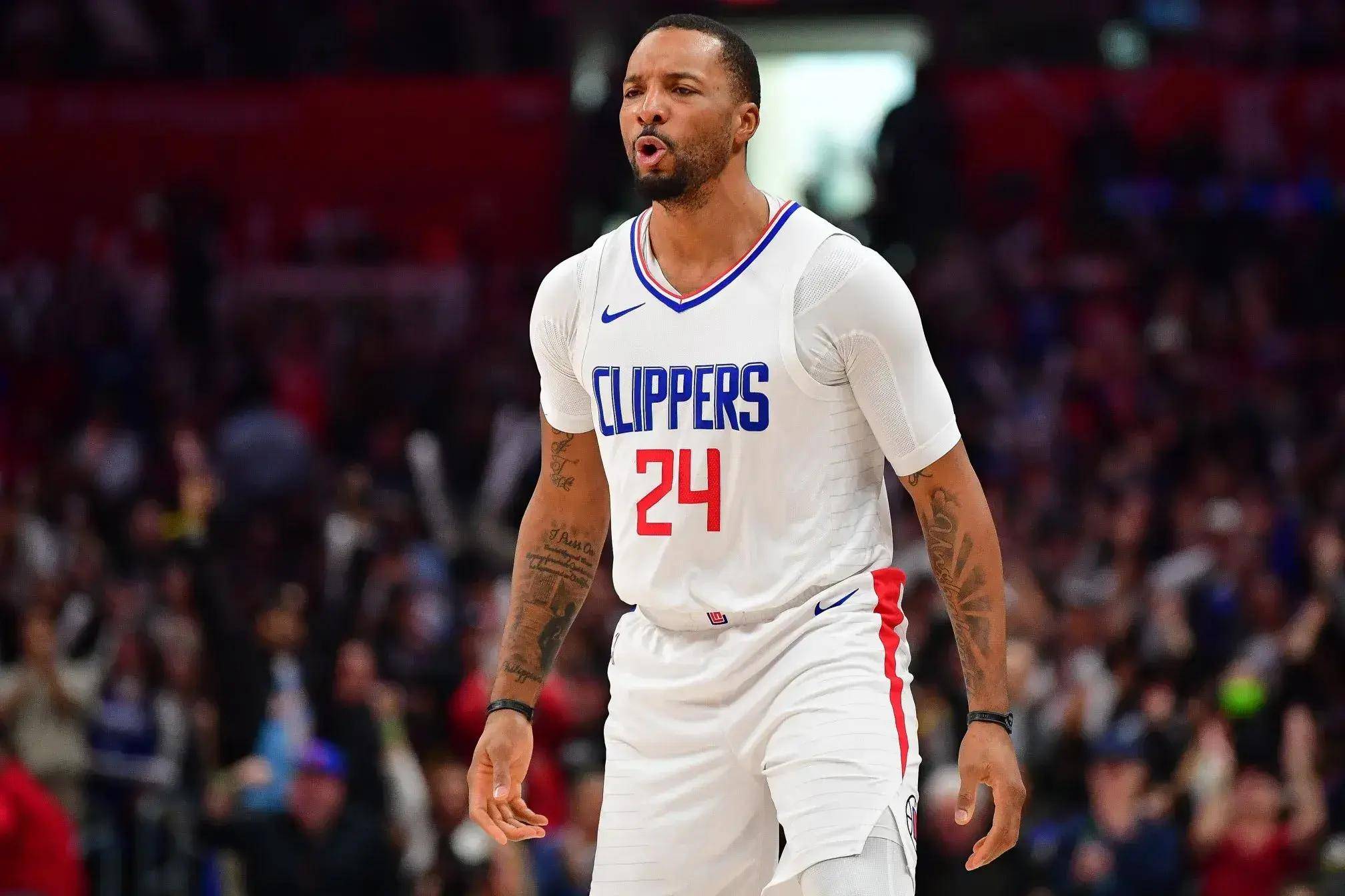 包含太阳快船角逐,球场上风起云涌引人瞩目的词条 包含太阳快船角逐,球场上风起云涌引人瞩目的词条