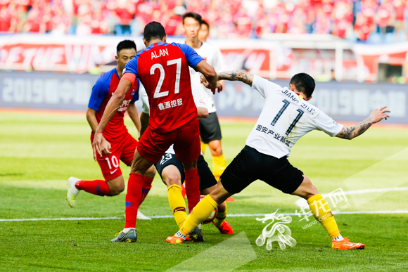 河北华夏幸福大胜重庆斯威,取得开门红的简单介绍 河北华夏幸福大胜重庆斯威,取得开门红的简单介绍