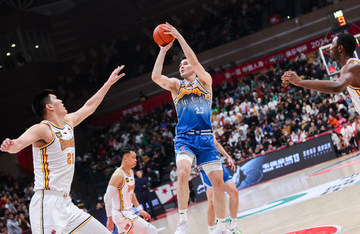 外援持球领跑球队,连环进攻令对手眼花缭乱的简单介绍 外援持球领跑球队,连环进攻令对手眼花缭乱的简单介绍