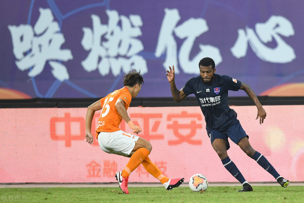 武汉卓尔赢得关键的主场对决 武汉卓尔赢得关键的主场对决