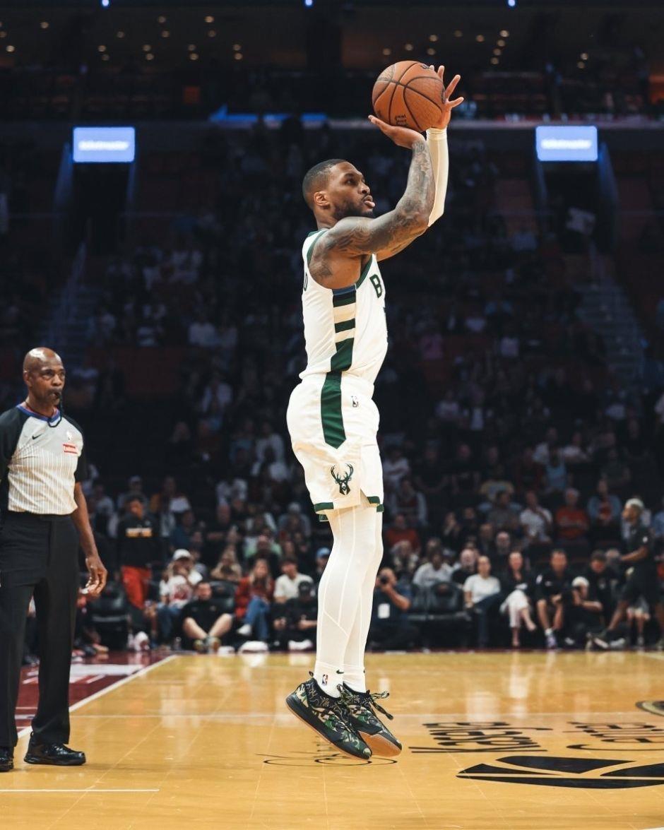 雄鹿客场击溃步行者,取得胜利 雄鹿客场击溃步行者,取得胜利