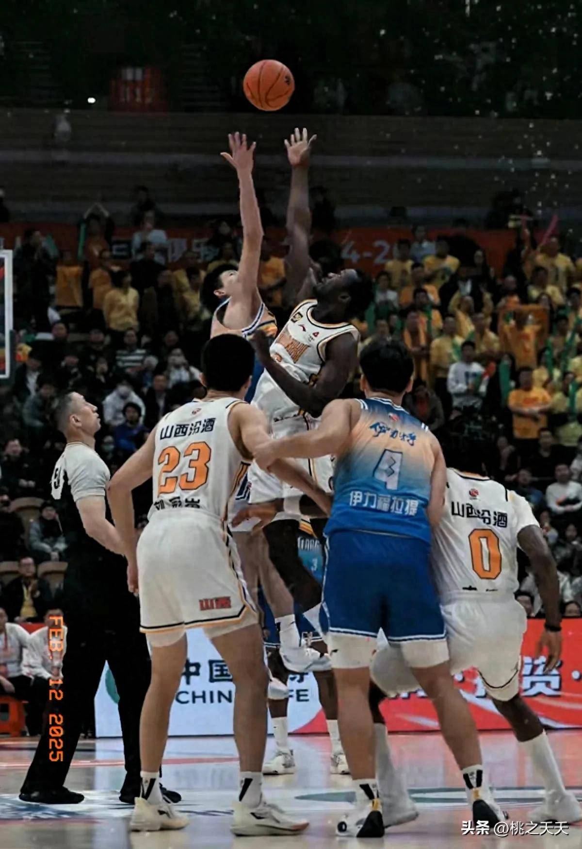 新援表现出色,球队实力提升成为新赛季热点话题 新援表现出色,球队实力提升成为新赛季热点话题