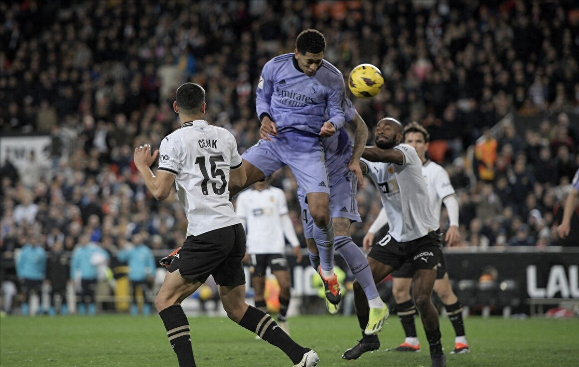 皇马客场逆转,绝杀瓦伦西亚 皇马客场逆转,绝杀瓦伦西亚