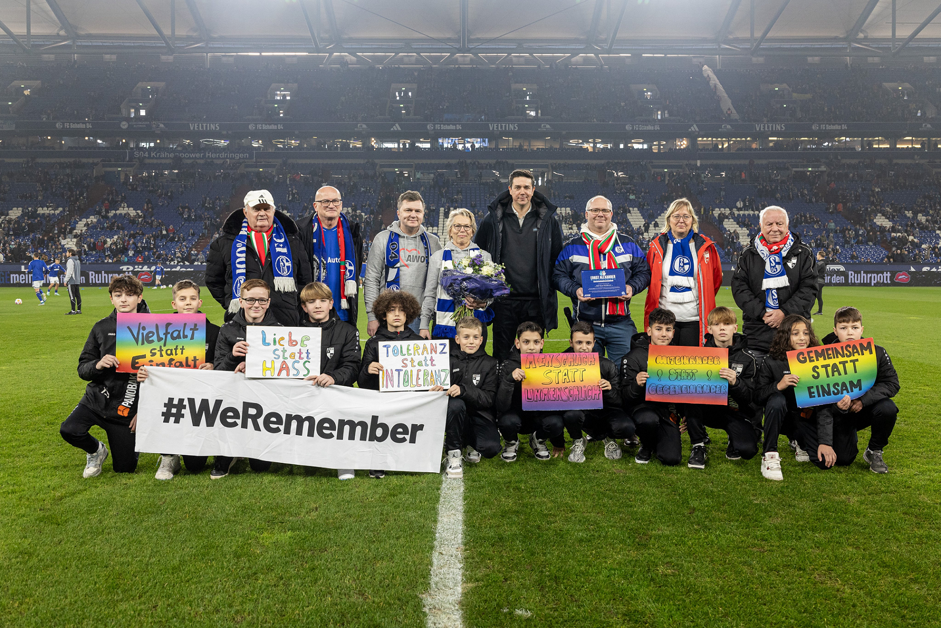 包含艰难获胜!沙尔克主场取得胜利的词条 包含艰难获胜!沙尔克主场取得胜利的词条