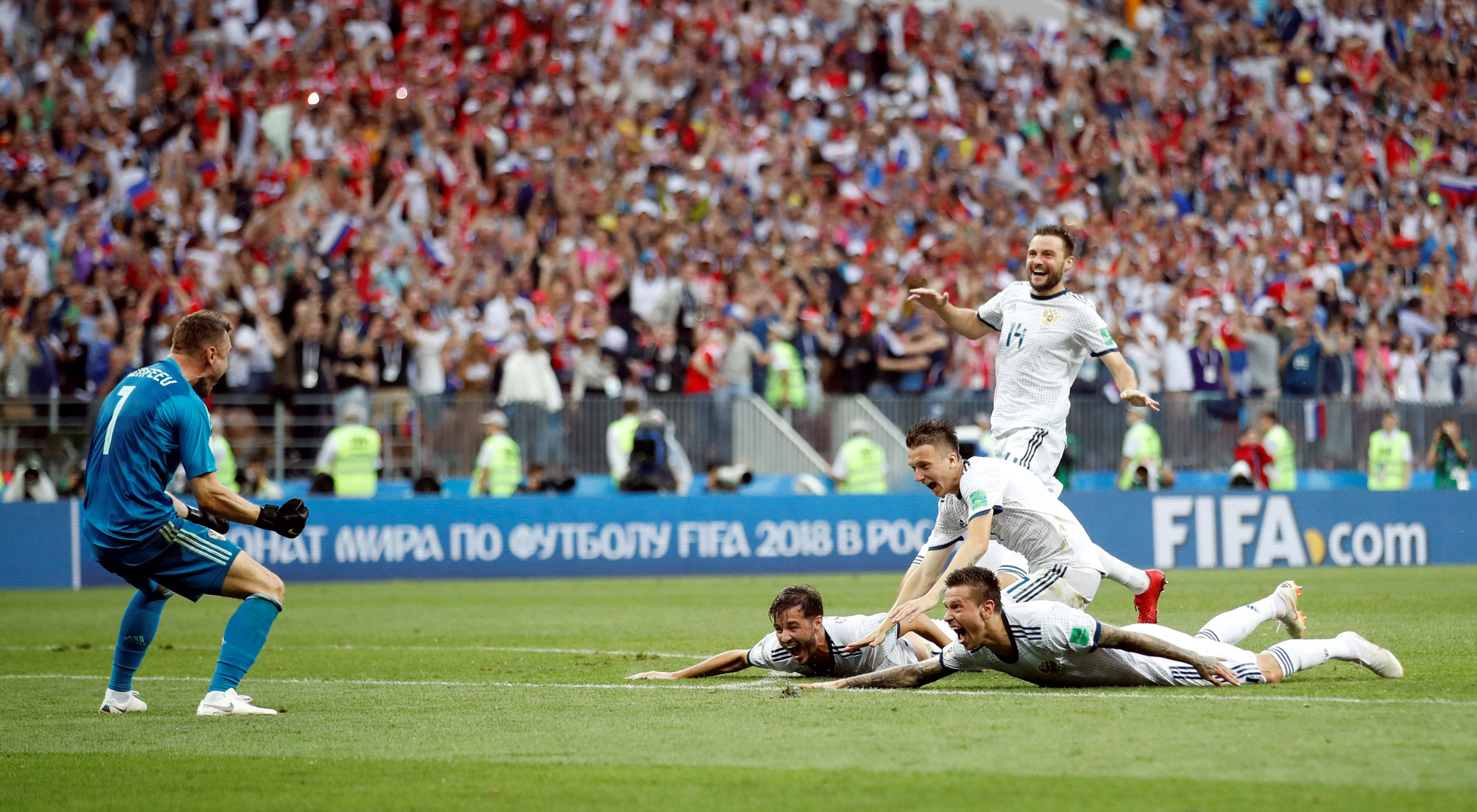 足球盛事中球队实力悬殊对比明显