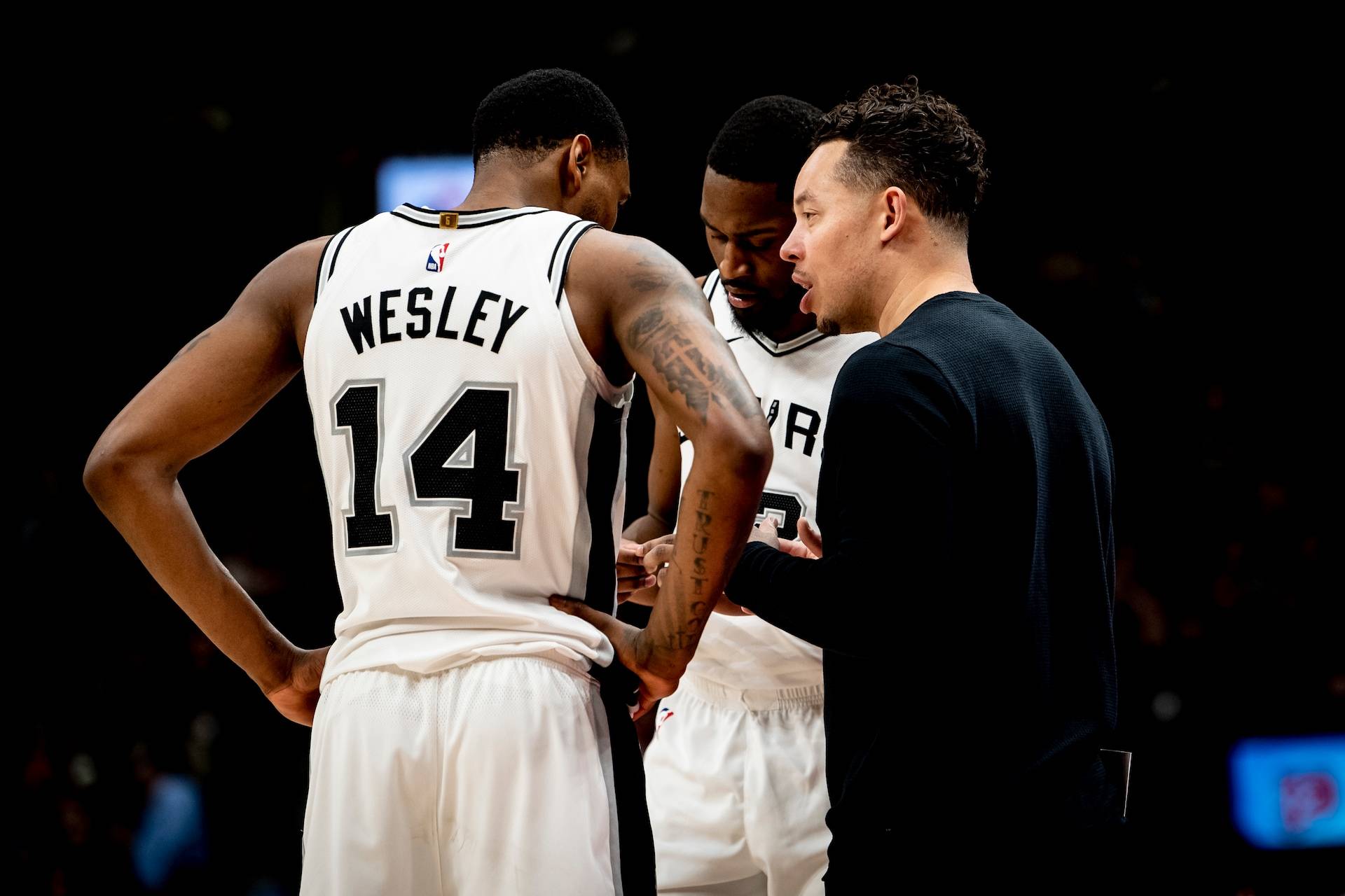 猛龙主教练调整阵容,力求应对不同对手 猛龙主教练调整阵容,力求应对不同对手