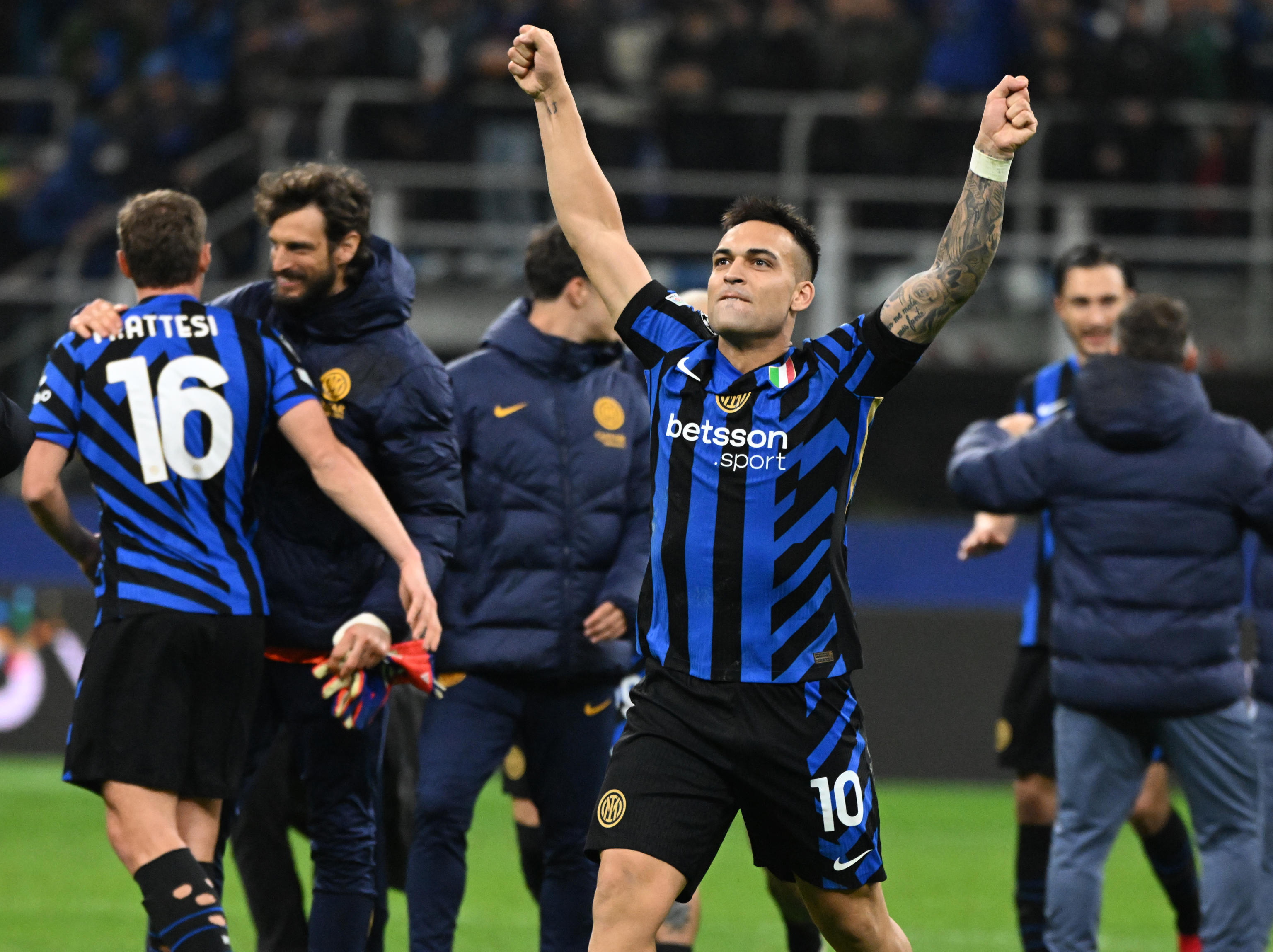 国际米兰新援发挥出色,球队晋级前三 国际米兰新援发挥出色,球队晋级前三