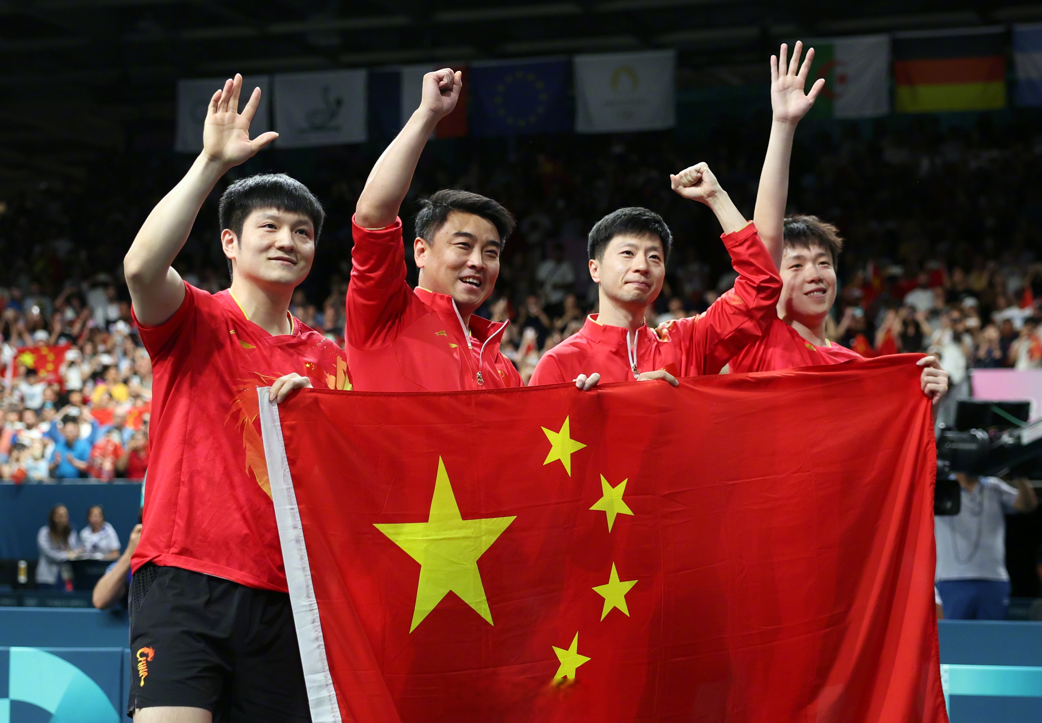 加纳运动员在举重比赛中勇夺金牌 加纳运动员在举重比赛中勇夺金牌