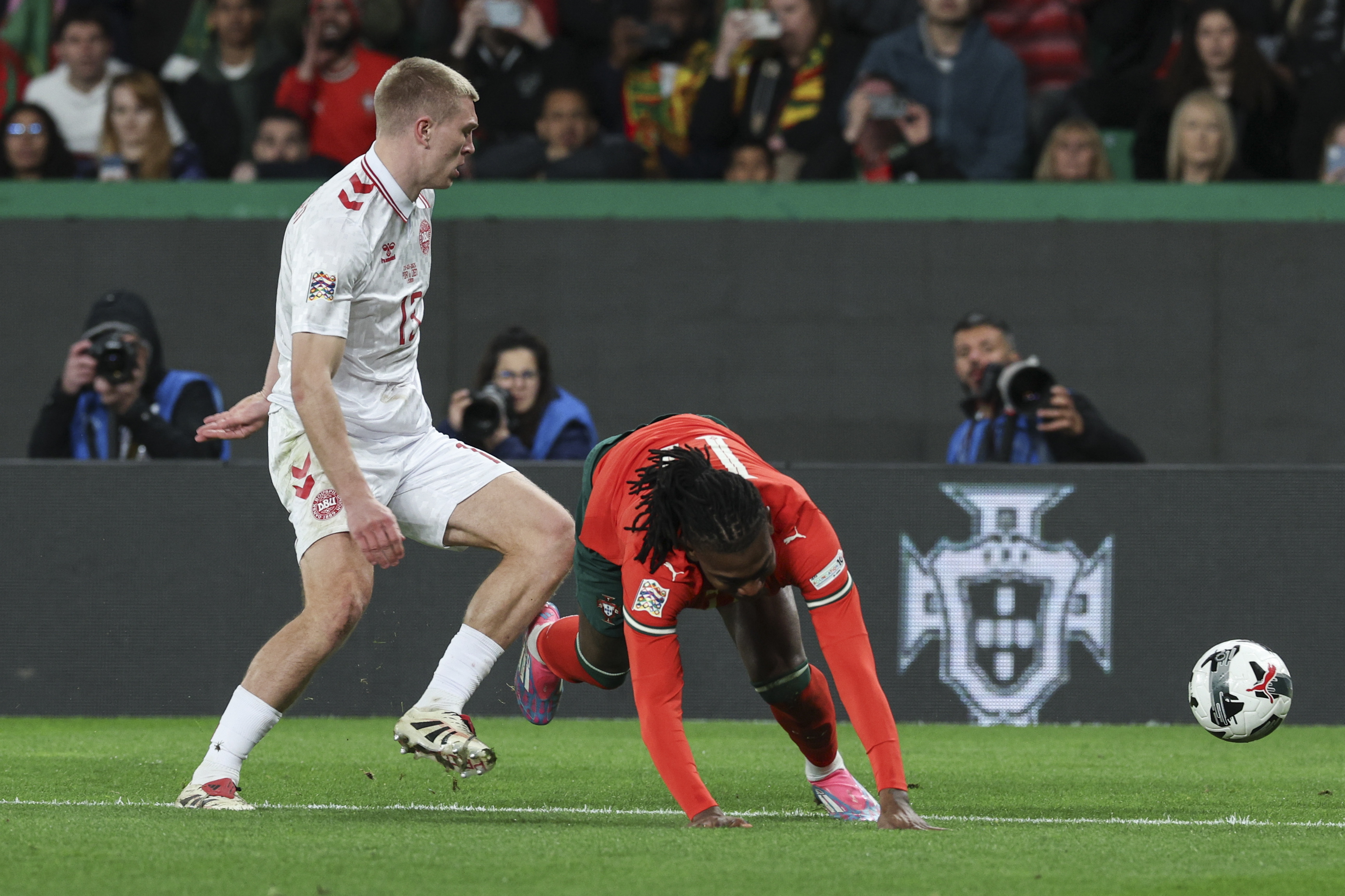 足球热潮欧国联比赛势如破竹 足球热潮欧国联比赛势如破竹