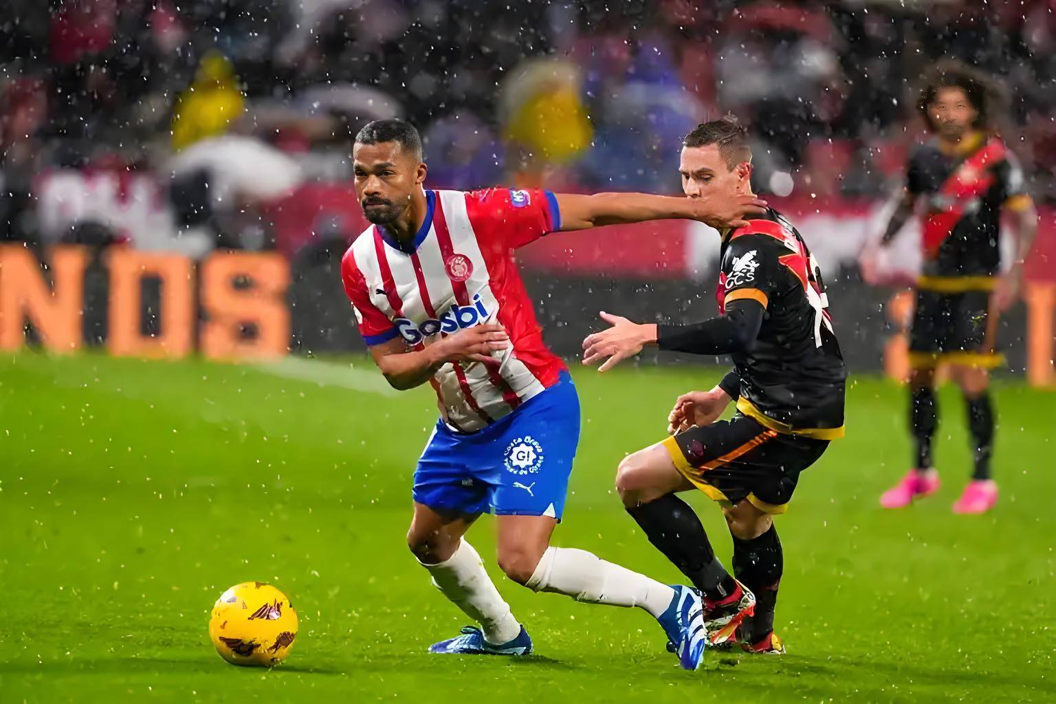 里昂客场大胜比利亚雷亚尔,实力喜人 里昂客场大胜比利亚雷亚尔,实力喜人