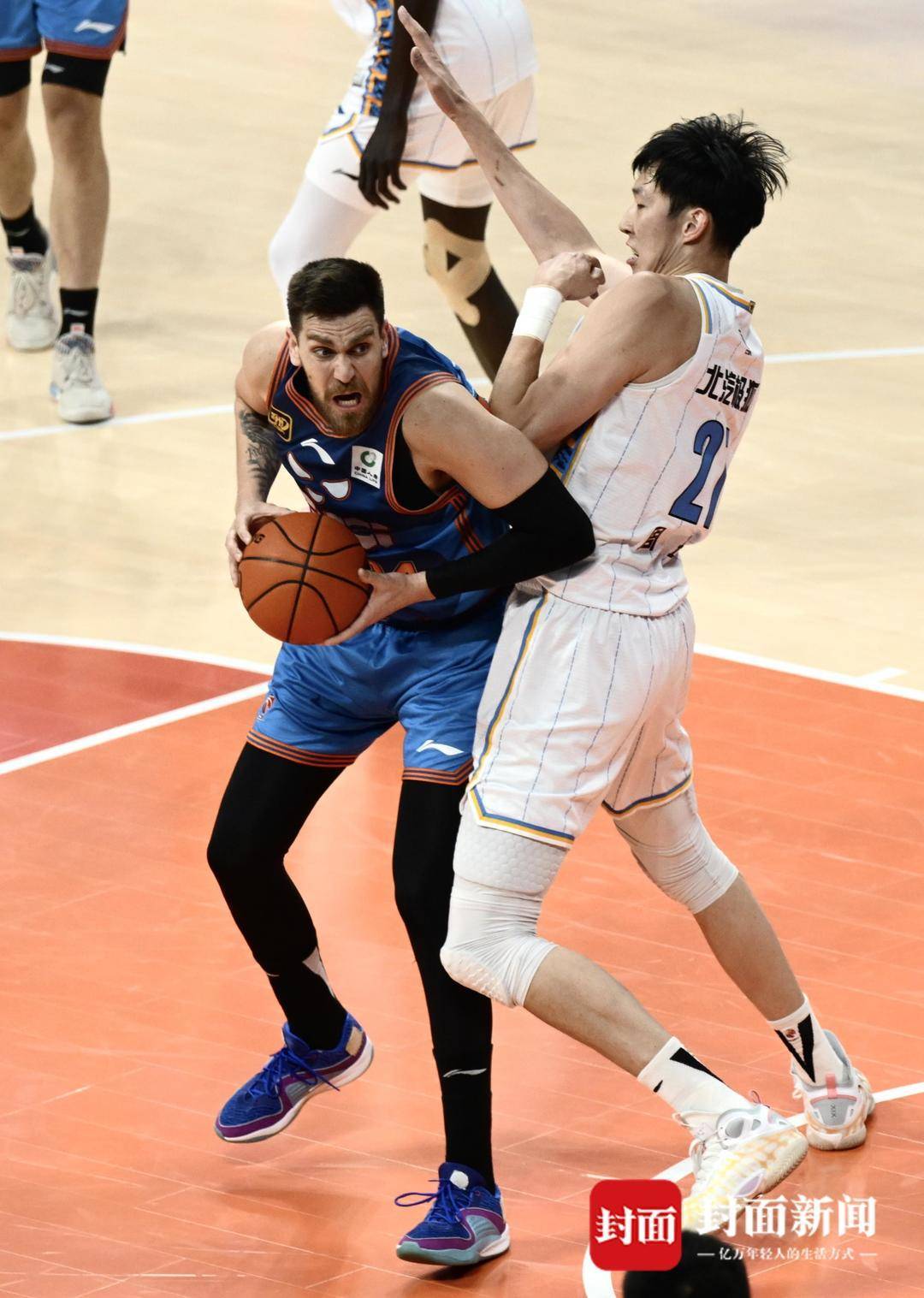 四川男篮惊险击败实力对手 四川男篮惊险击败实力对手