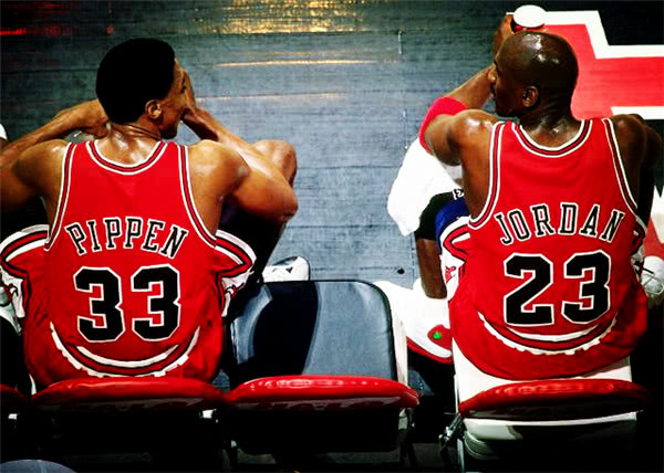 包含球员间默契配合,球场胜利来得更容易的词条 包含球员间默契配合,球场胜利来得更容易的词条