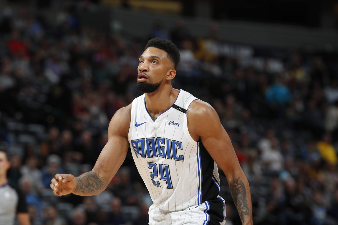 加拿大客场大胜强敌取胜登顶 加拿大客场大胜强敌取胜登顶