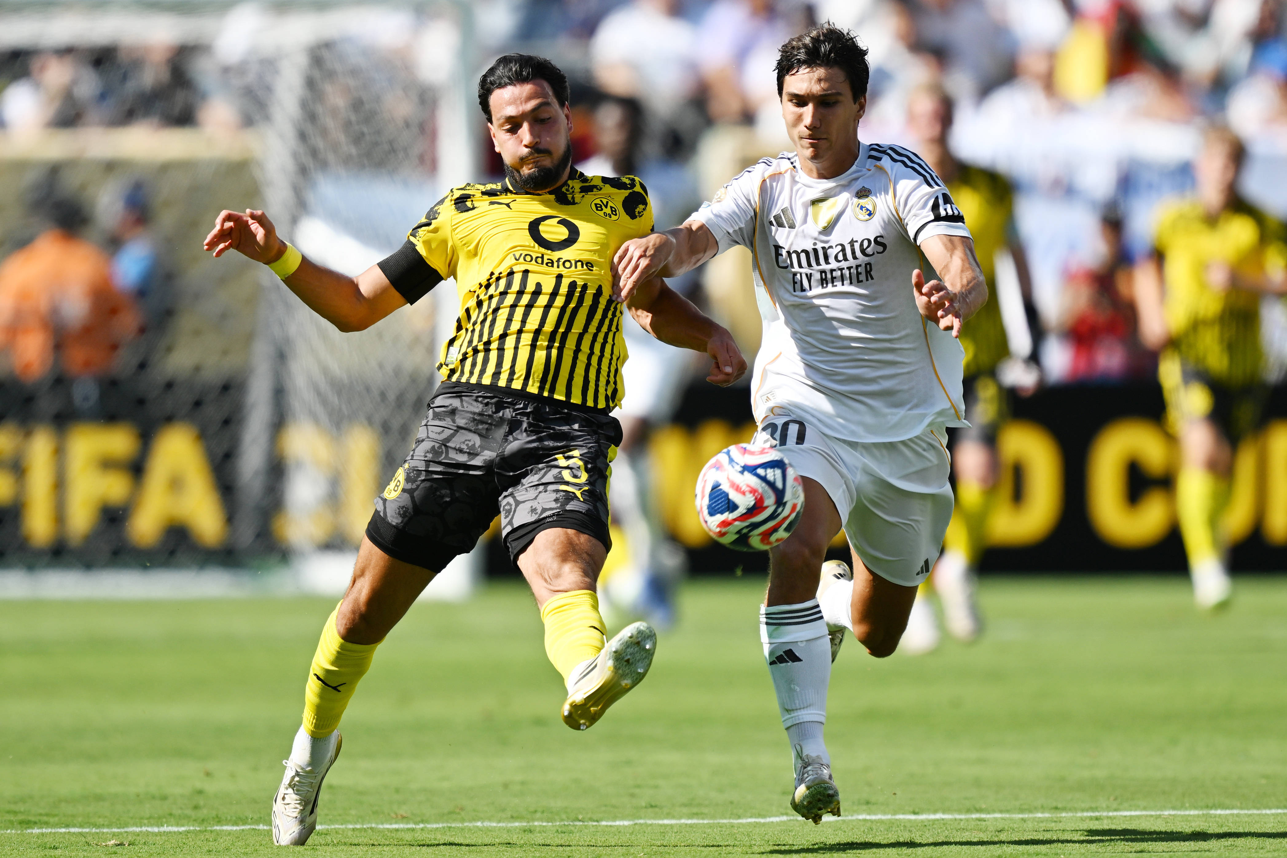 足球豪门:皇家马德里引援有望锁定内马尔 足球豪门:皇家马德里引援有望锁定内马尔