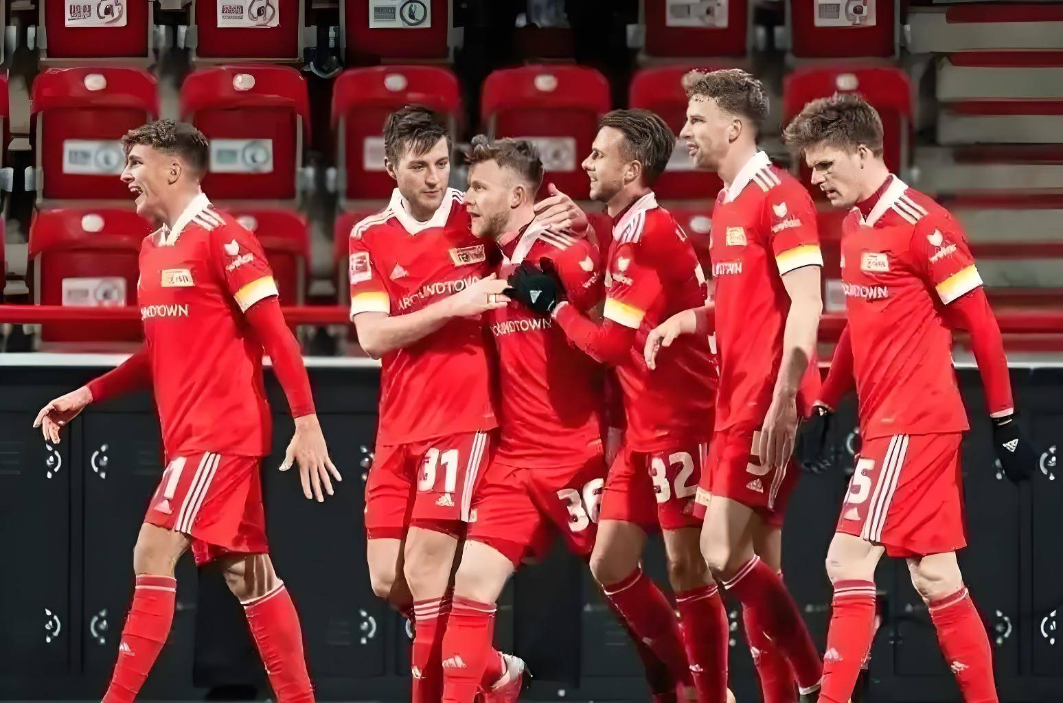 狼堡主场大胜法兰克福,跻身德甲积分榜前列的简单介绍 狼堡主场大胜法兰克福,跻身德甲积分榜前列的简单介绍