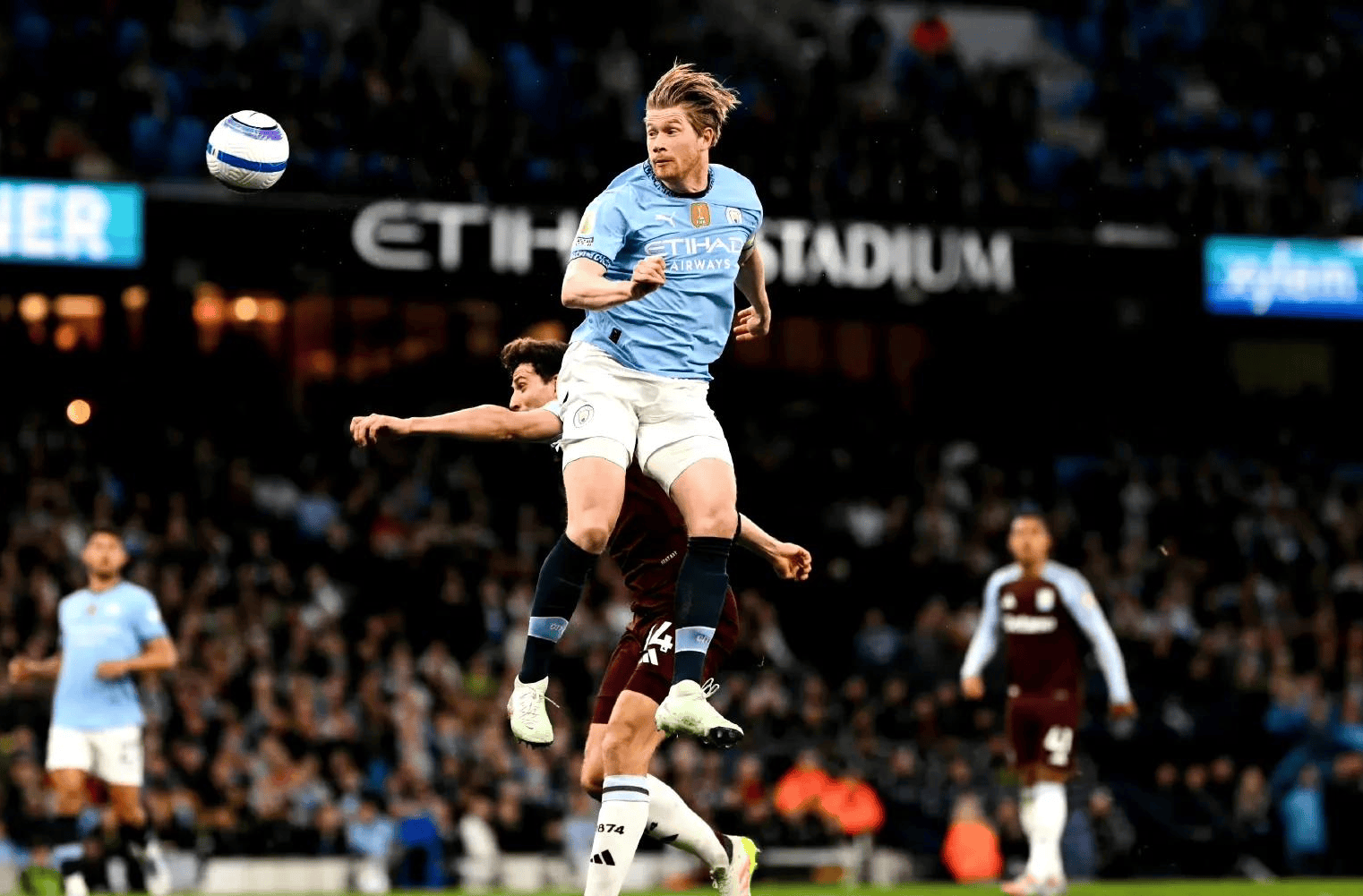 曼城客场大胜,继续领跑积分榜牢不可破 曼城客场大胜,继续领跑积分榜牢不可破