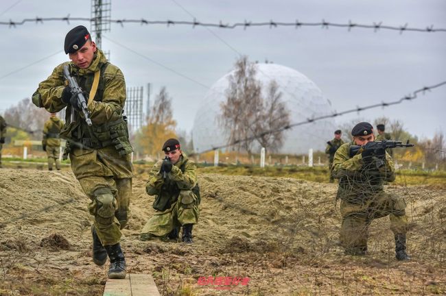 俄罗斯射击选手实现完美腾跃 俄罗斯射击选手实现完美腾跃