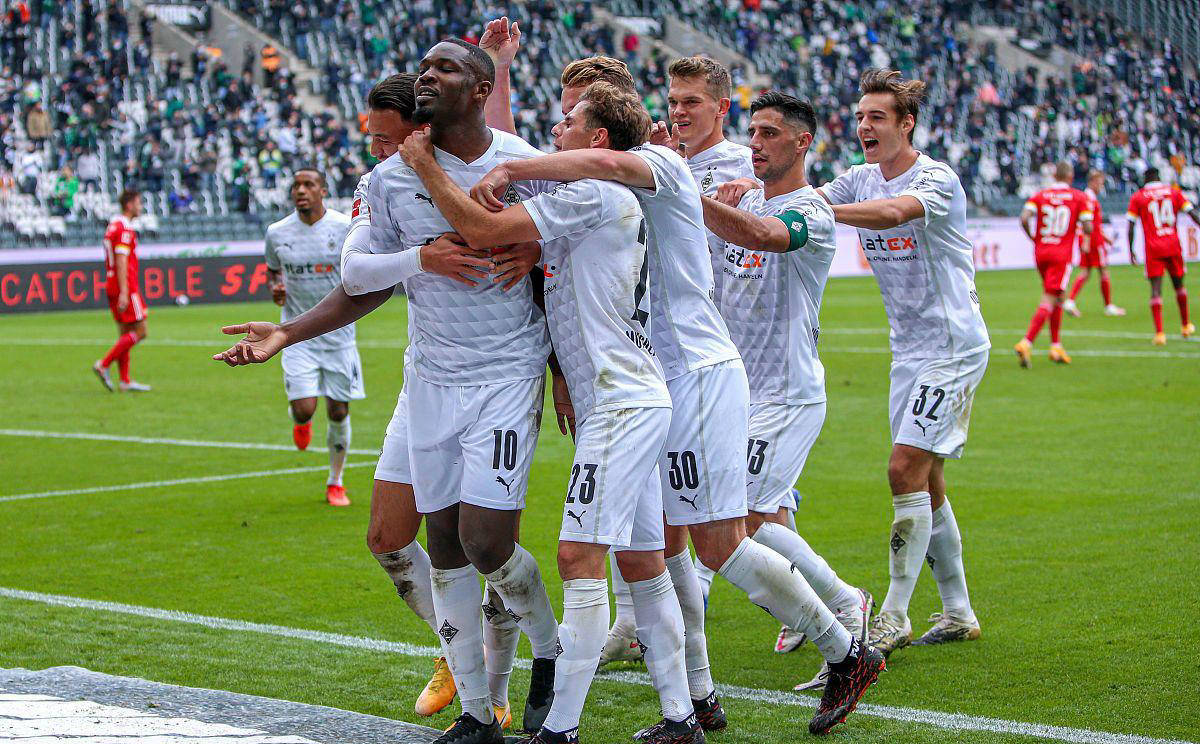 关于莱比锡红牛队员集体发飙,势不可挡!的信息 关于莱比锡红牛队员集体发飙,势不可挡!的信息