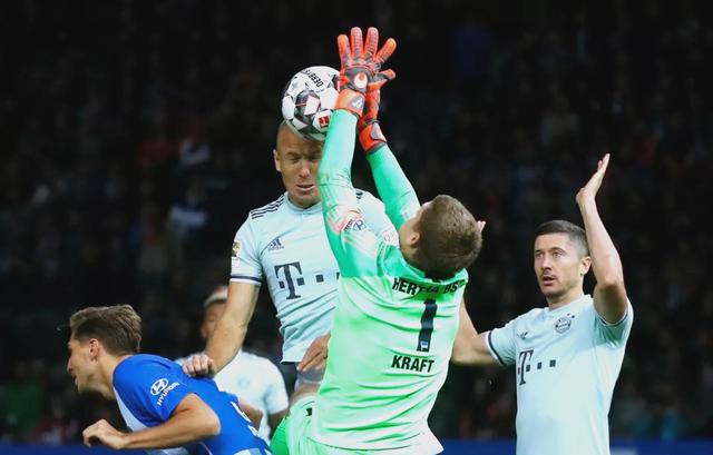 柏林赫塔主场惨败,球迷怀疑教练战术的简单介绍 柏林赫塔主场惨败,球迷怀疑教练战术的简单介绍