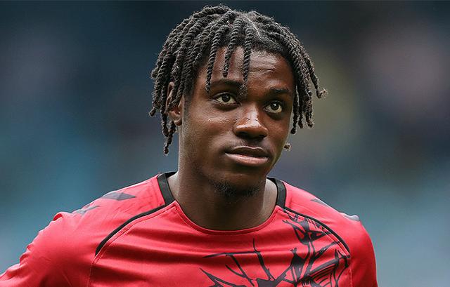 南安普顿防线稳固,队内新星崭露头角 南安普顿防线稳固,队内新星崭露头角