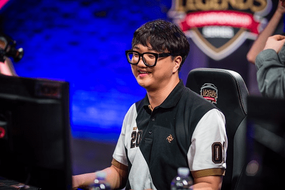 关于CLG翻盘FNC,Caps关键团战开团秒人宿敌对决成都决赛之夜,留下经典瞬间的信息 关于CLG翻盘FNC,Caps关键团战开团秒人宿敌对决成都决赛之夜,留下经典瞬间的信息