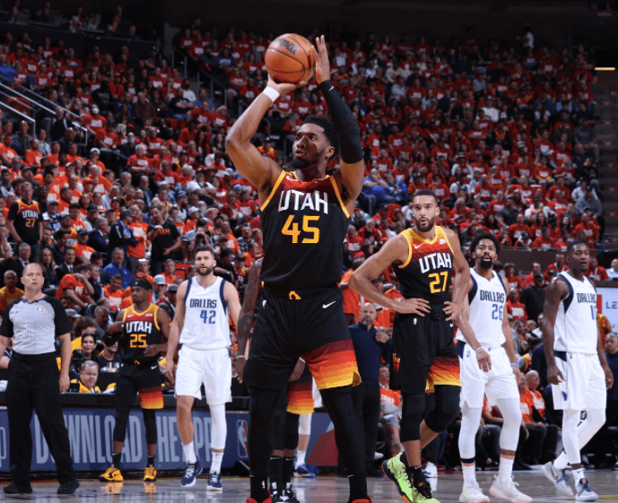 关于爵士队内讧频发,球队成绩跌至倒数的信息 关于爵士队内讧频发,球队成绩跌至倒数的信息