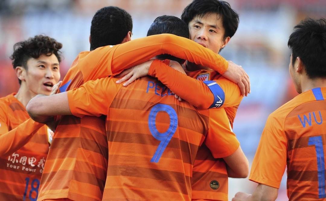 中超球迷突发送可可口交道签名参赛 中超球迷突发送可可口交道签名参赛