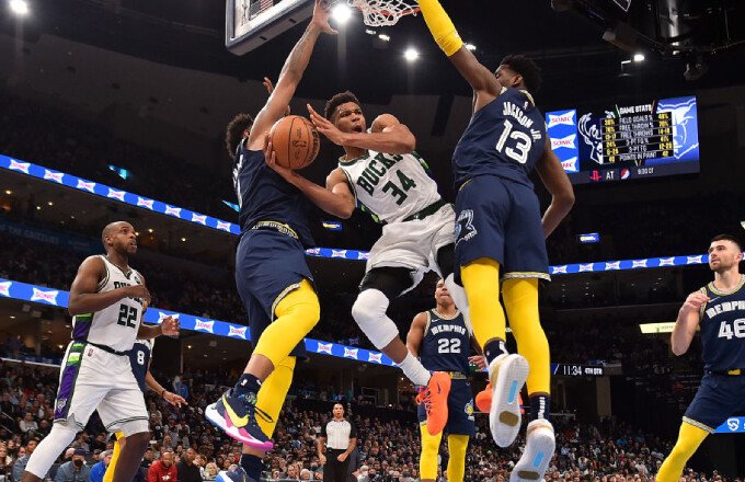 关于魔术碾压太阳，霍勒迪状态火热的信息