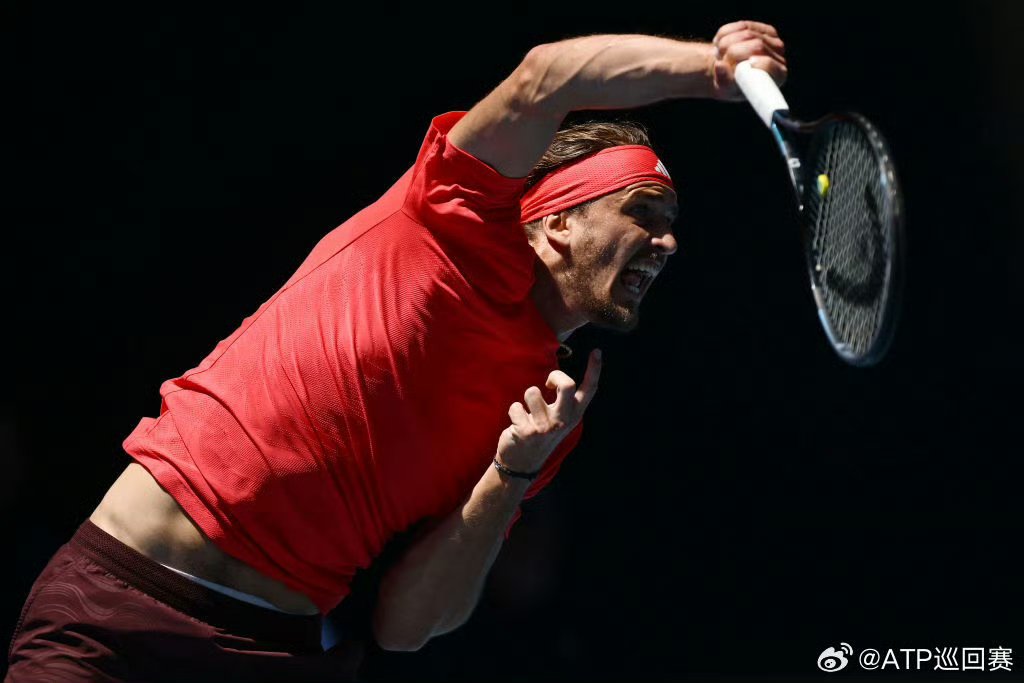 美网翻盘澳网，兹维列夫关键制胜的简单介绍